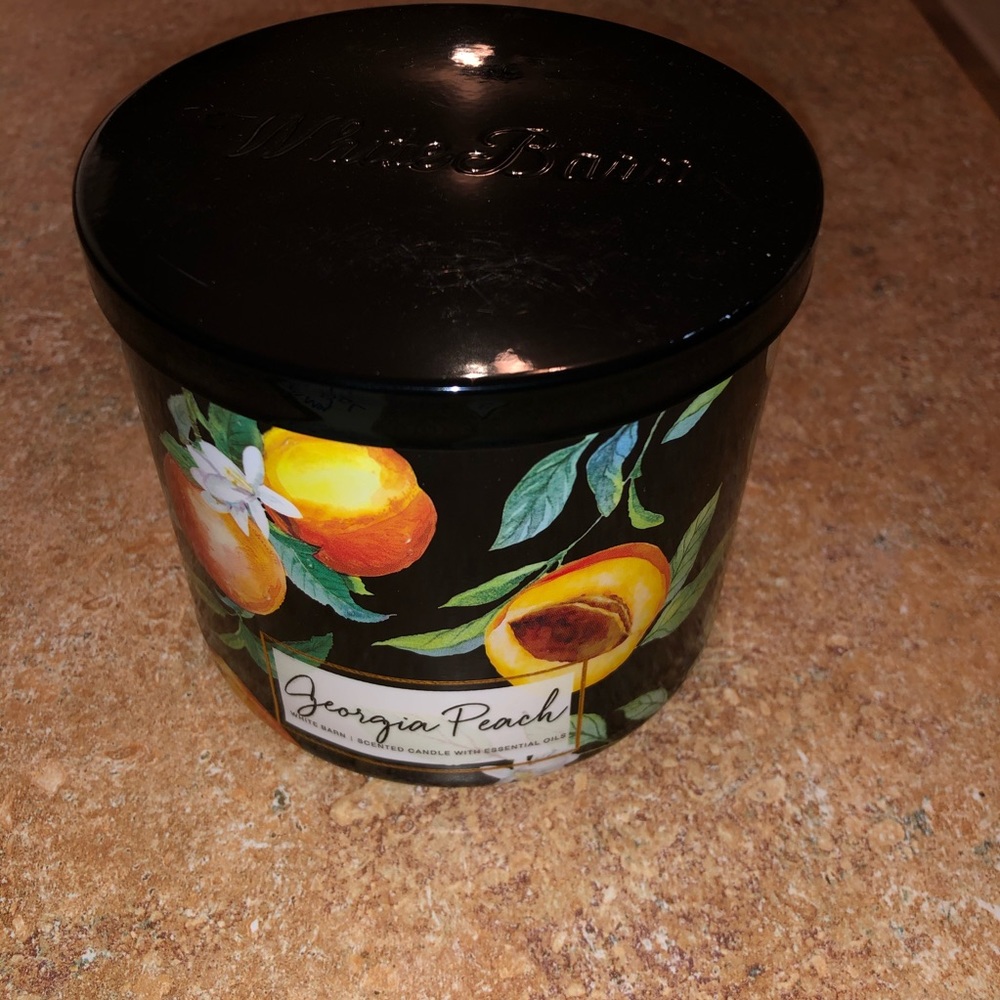 Georgia peach bath and body works 3-wick candle